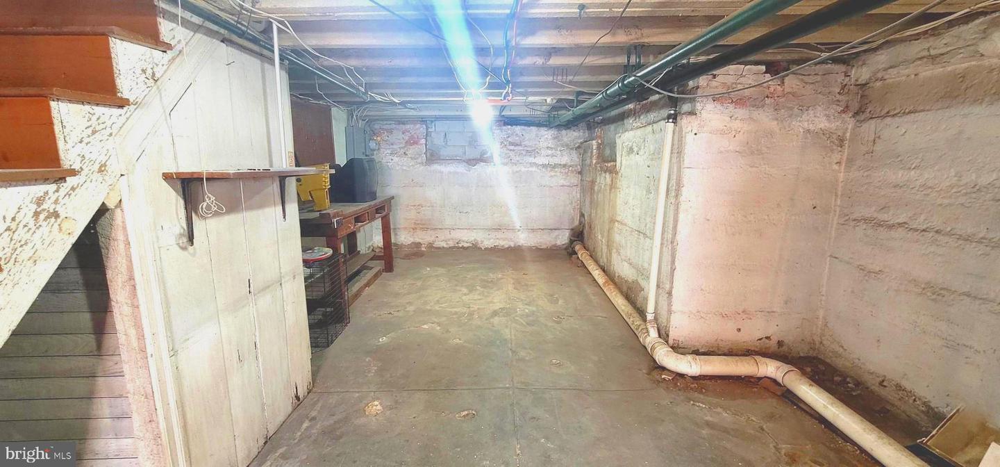 1451 S Etting St Property Photo 14