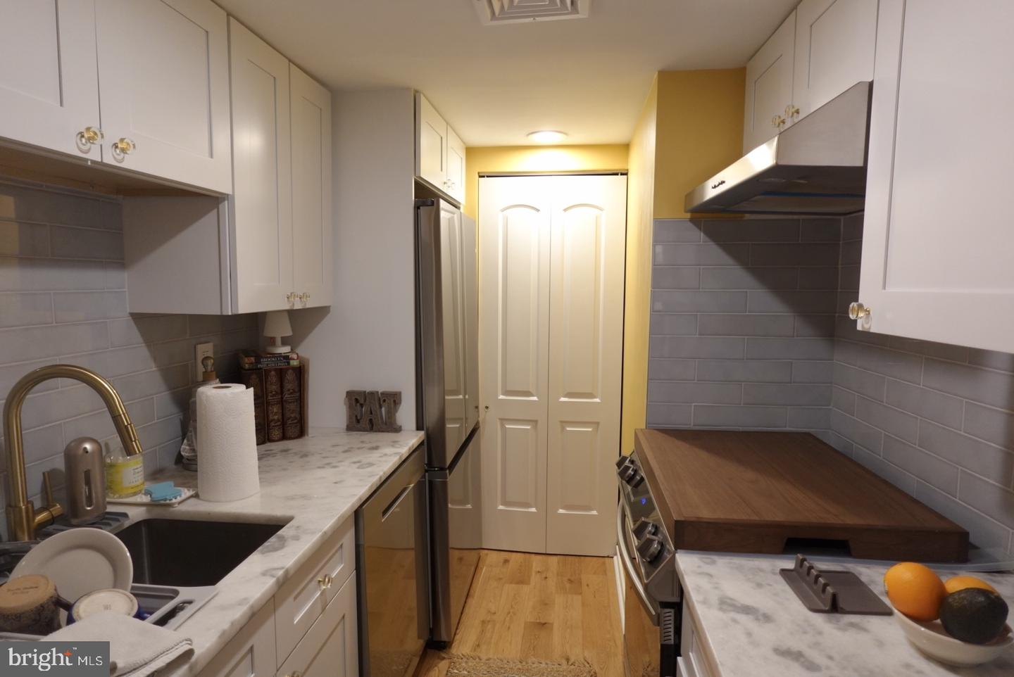 1716 Wallace St #102 Property Photo 9