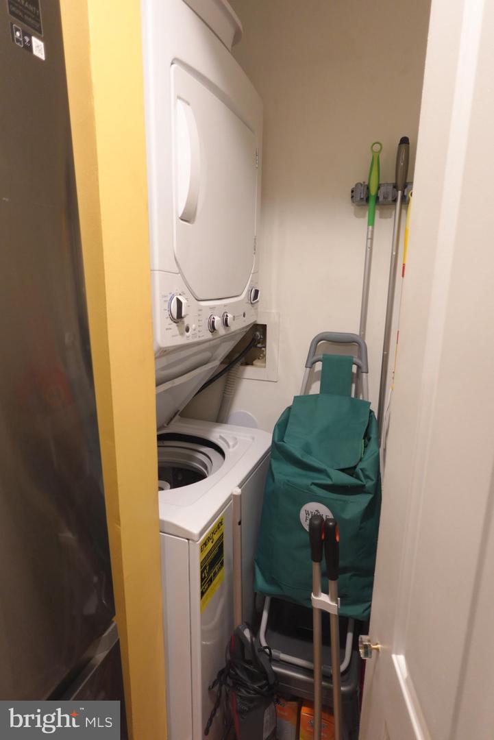 1716 Wallace St #102 Property Photo 18