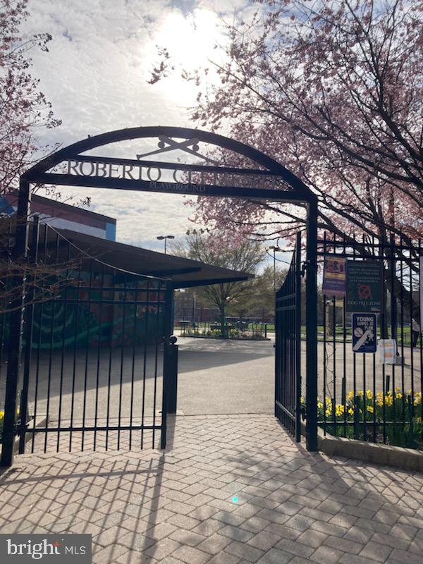 1716 Wallace St #102 Property Photo 25