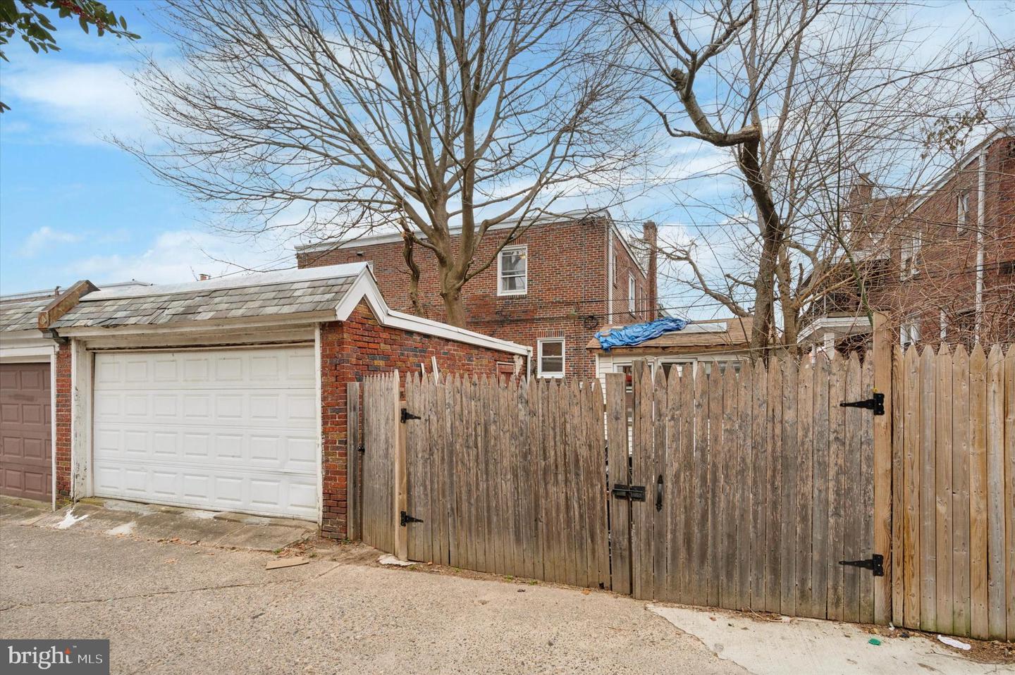 1413 E Washington Ln Property Photo 35