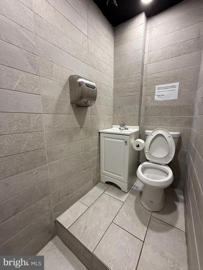 212 N 11th St #first Floor Property Photo 3