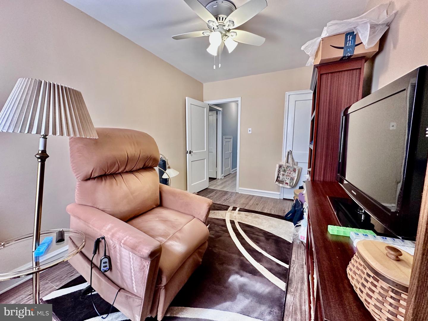 7221 Barnard St Property Photo 22