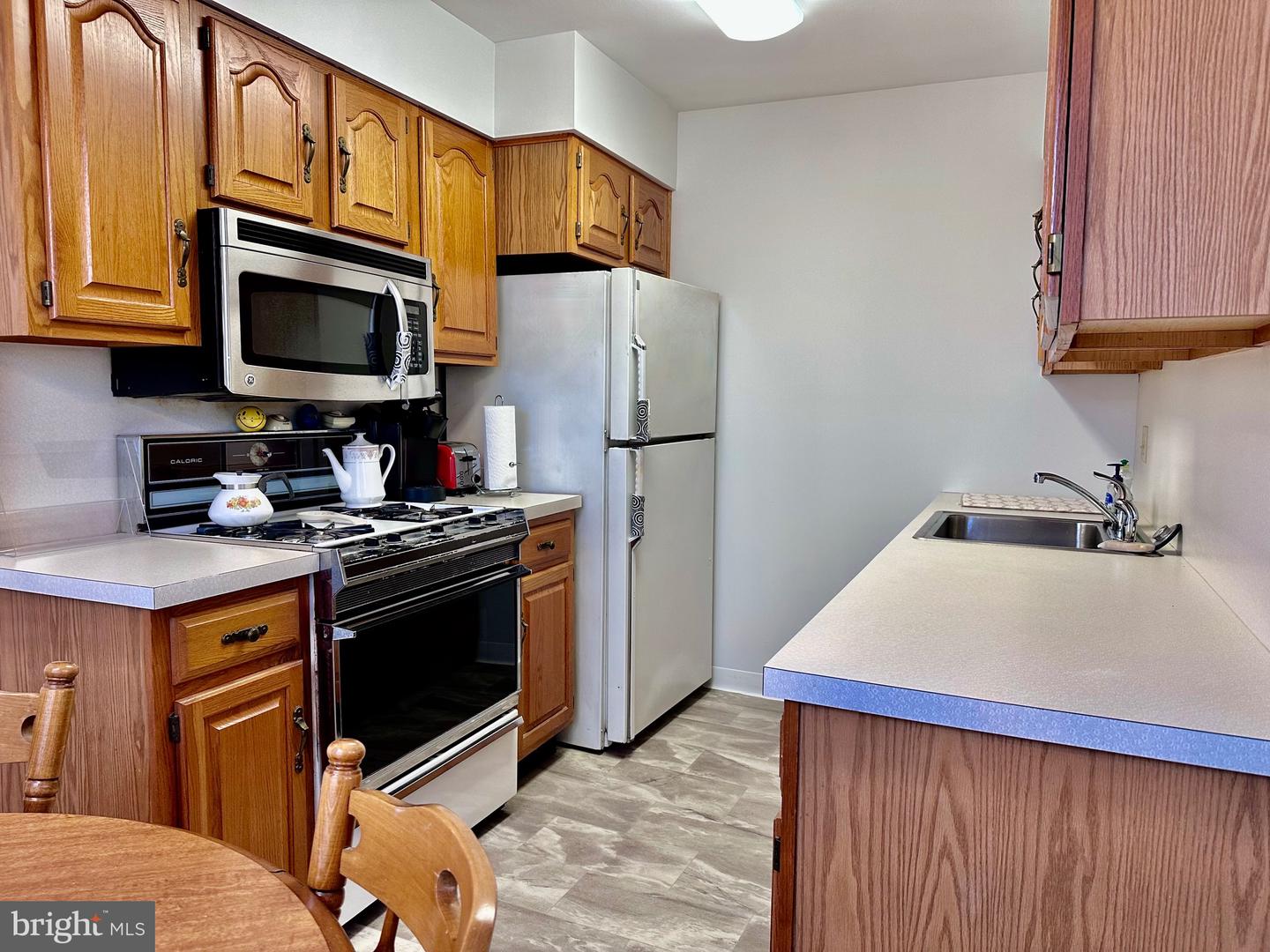 7221 Barnard St Property Photo 28