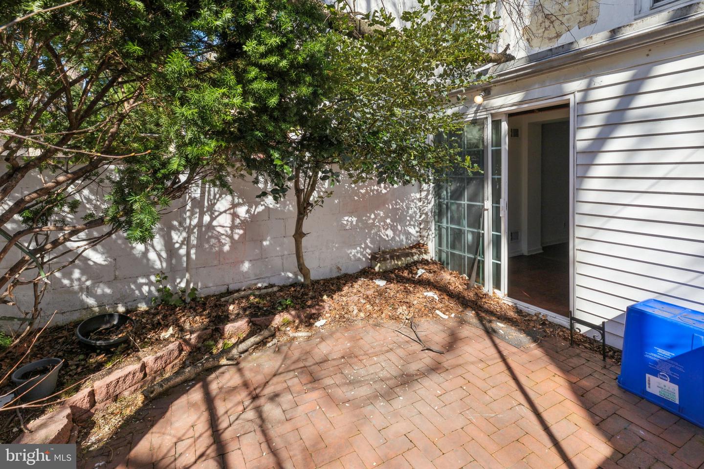 2304 Waverly St Property Photo 7