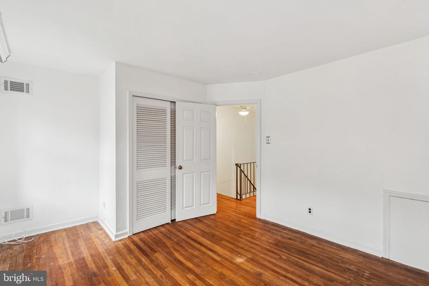 2304 Waverly St Property Photo 16