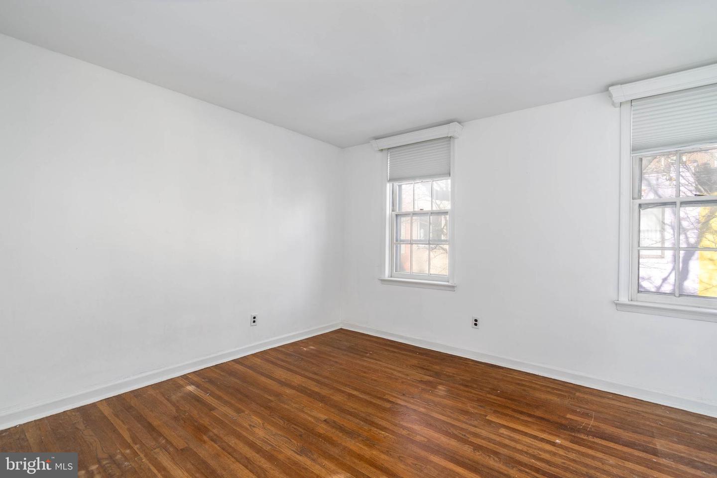 2304 Waverly St Property Photo 18
