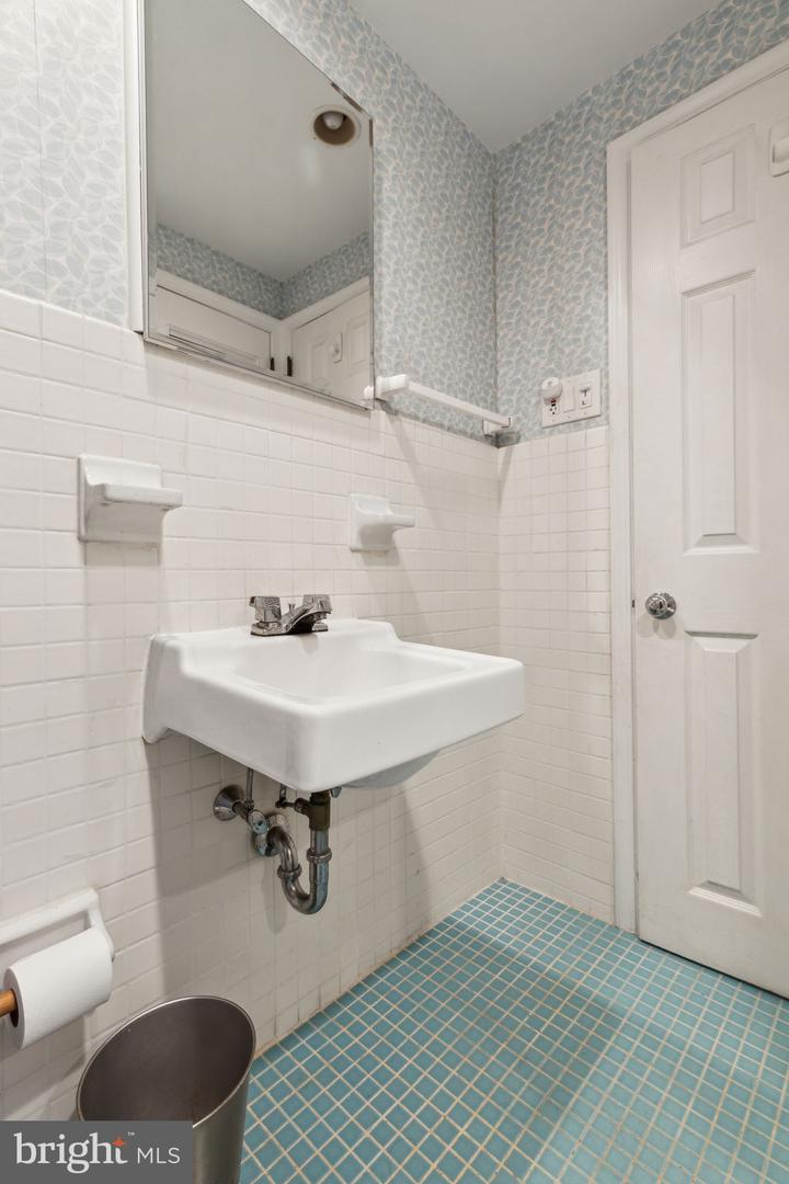 2304 Waverly St Property Photo 20