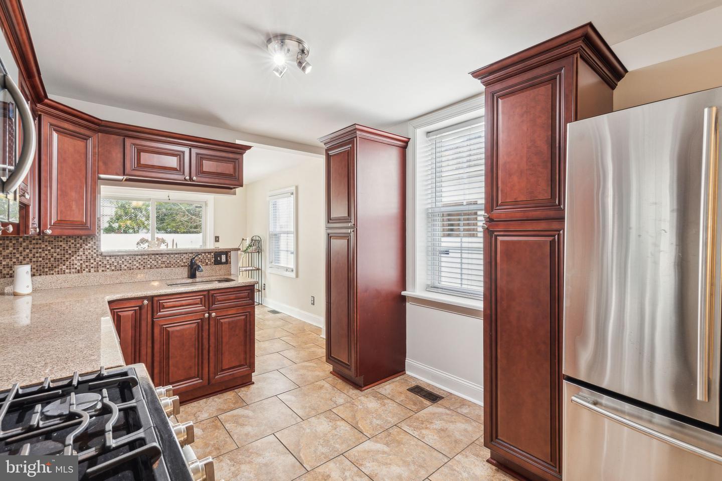 3472 Edgemont St Property Photo 11