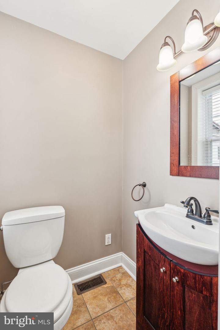 3472 Edgemont St Property Photo 15