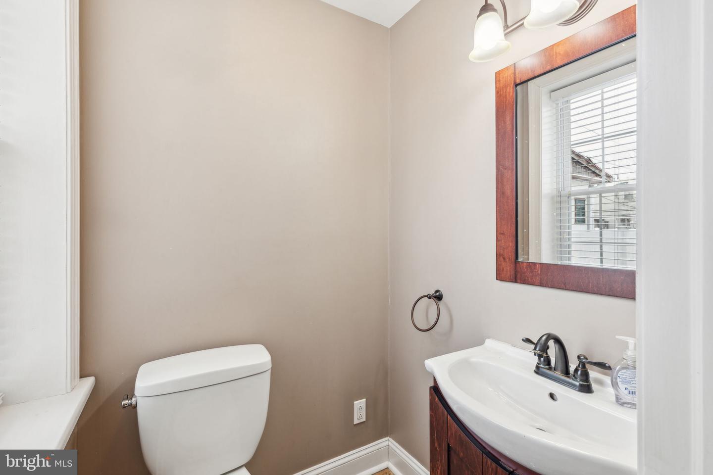 3472 Edgemont St Property Photo 16