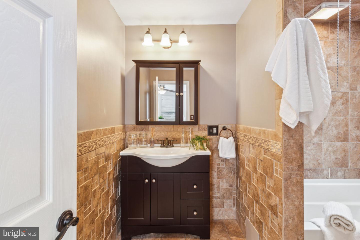 3472 Edgemont St Property Photo 21