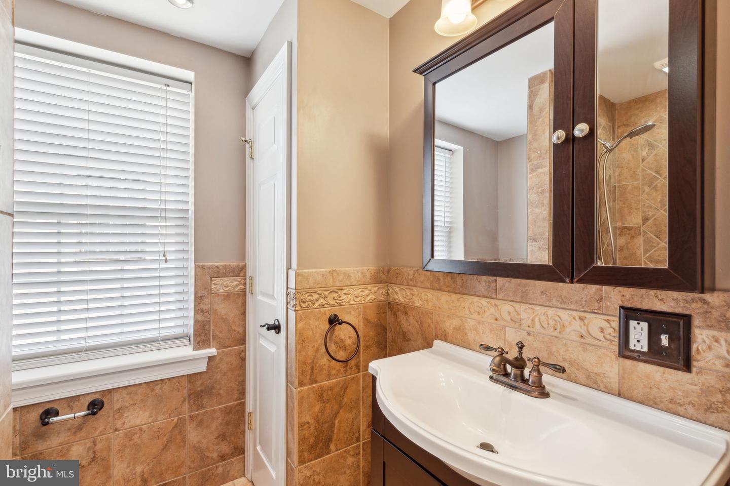 3472 Edgemont St Property Photo 29