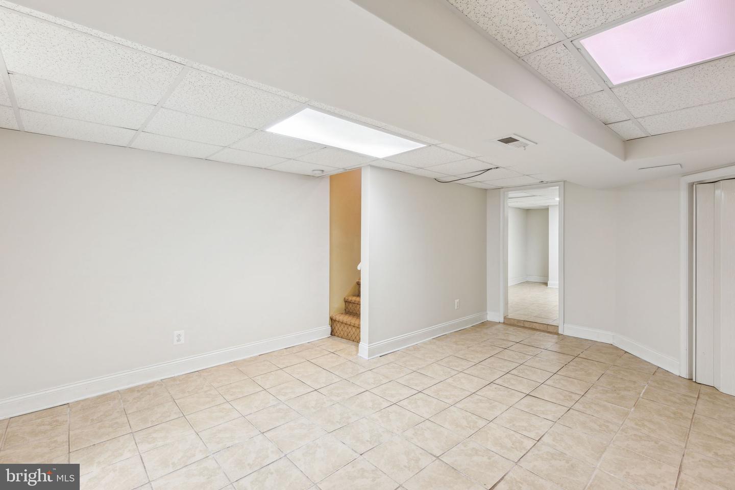 3472 Edgemont St Property Photo 33