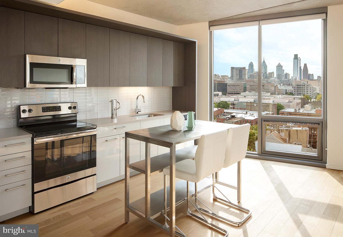 205 Race St #2b-02l Property Photo 3