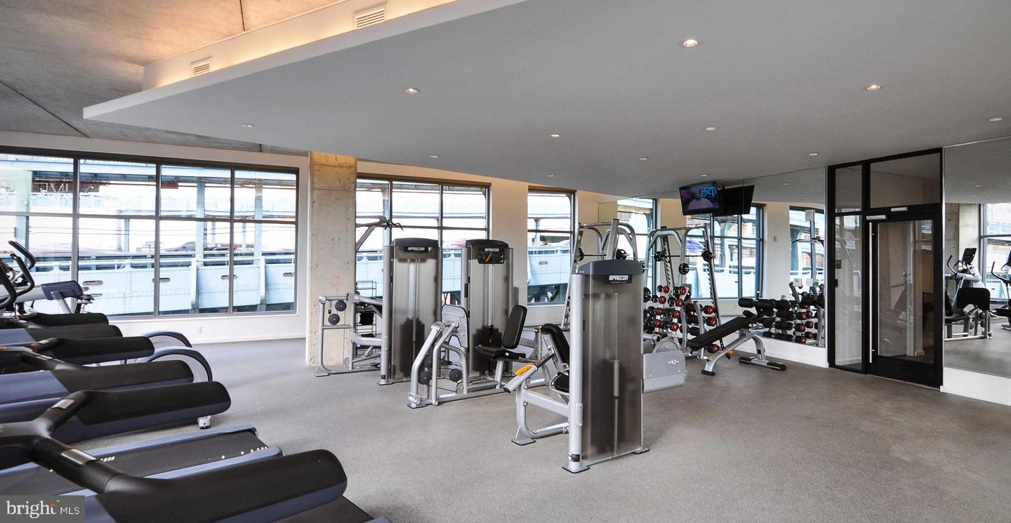 205 Race St #2b-02l Property Photo 8