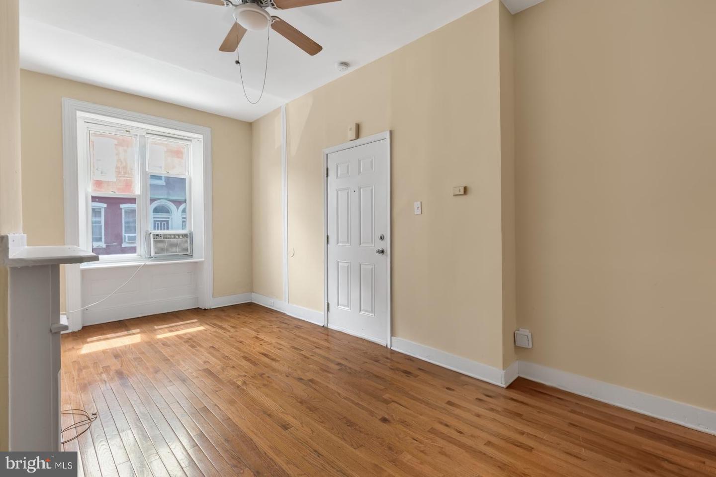 1805 Wylie St Property Photo 3
