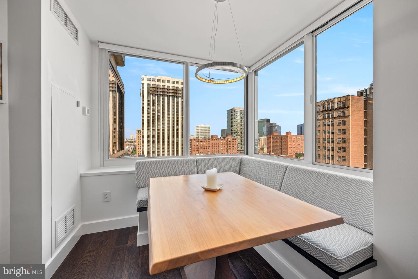202-10 W Rittenhouse Sq #1104 Property Photo 6