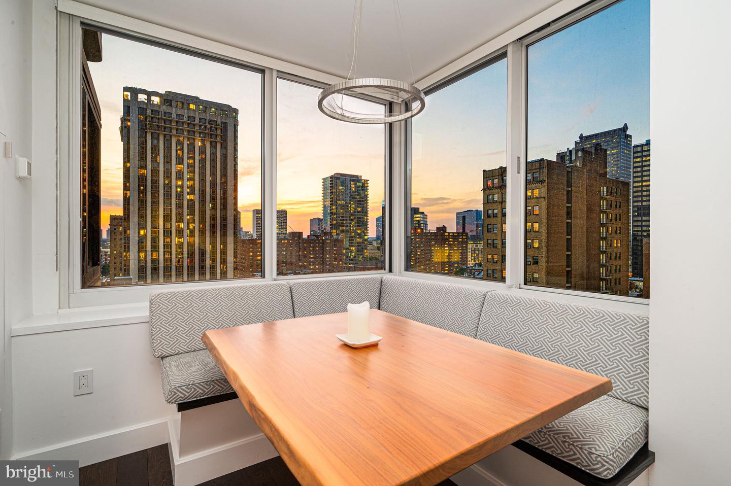 202-10 W Rittenhouse Sq #1104 Property Photo 7