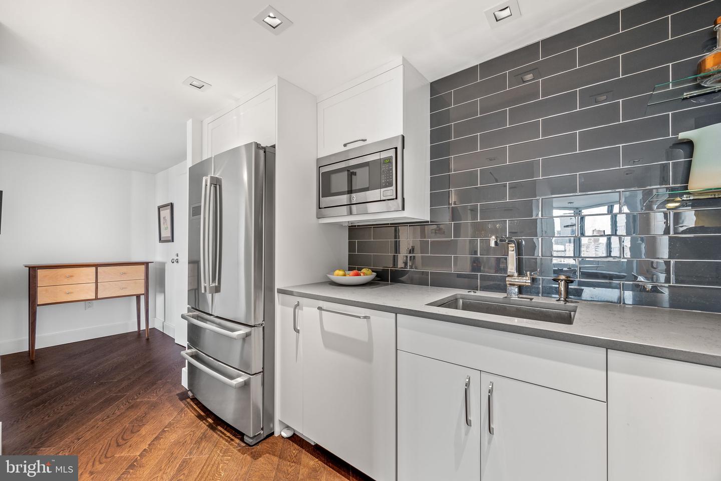 202-10 W Rittenhouse Sq #1104 Property Photo 8