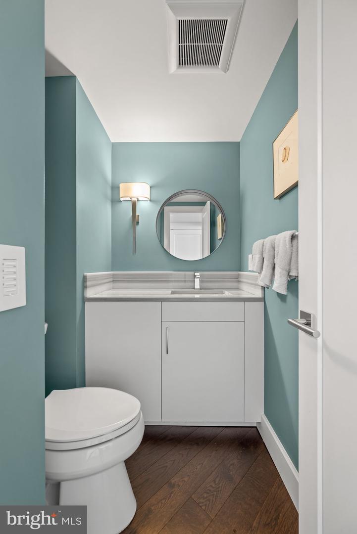202-10 W Rittenhouse Sq #1104 Property Photo 18