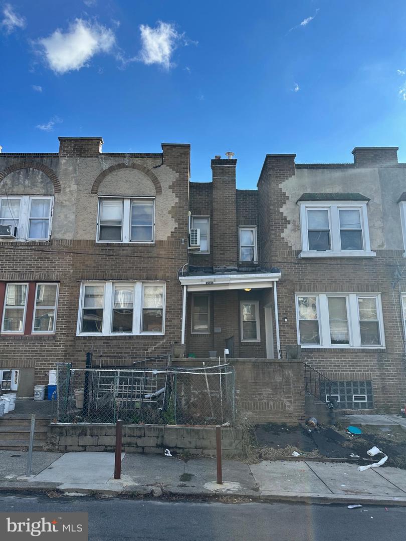 5933 N LAWRENCE ST Property Photo 1