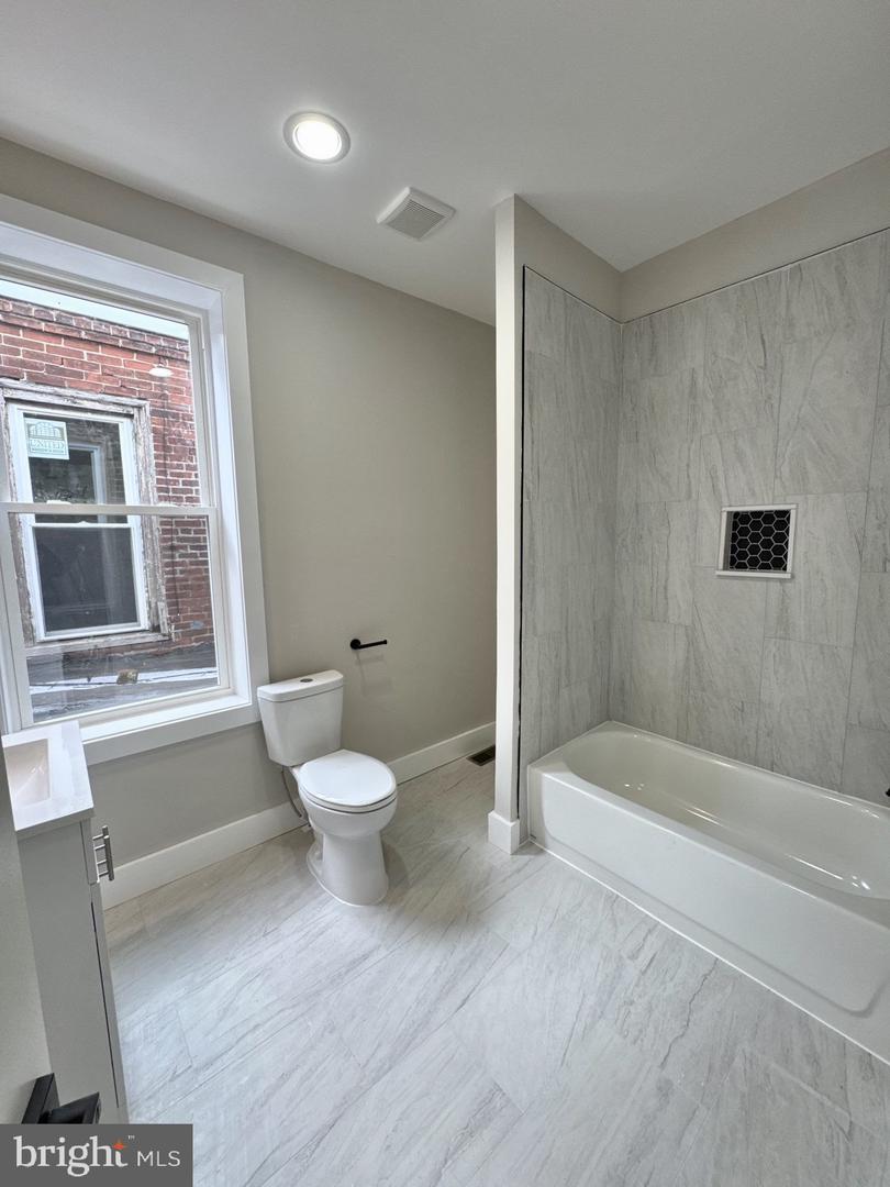 5151 Wyalusing Ave Property Photo 9