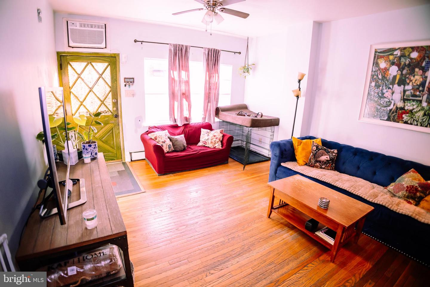 1135 Tree St Property Photo 6