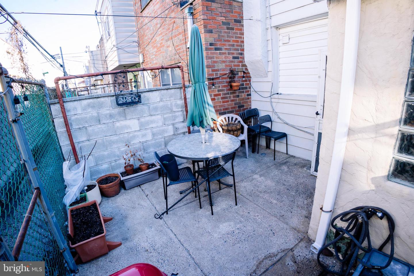 1135 Tree St Property Photo 19
