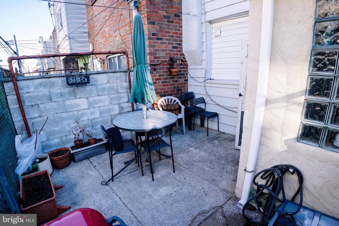 1135 Tree St Property Photo 20