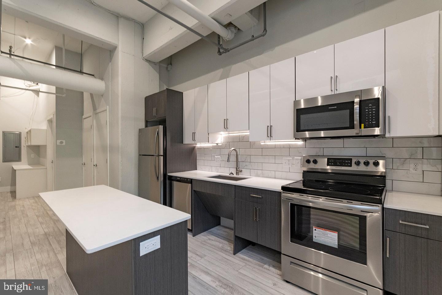 412-26 S 13th St #studio Property Photo 1
