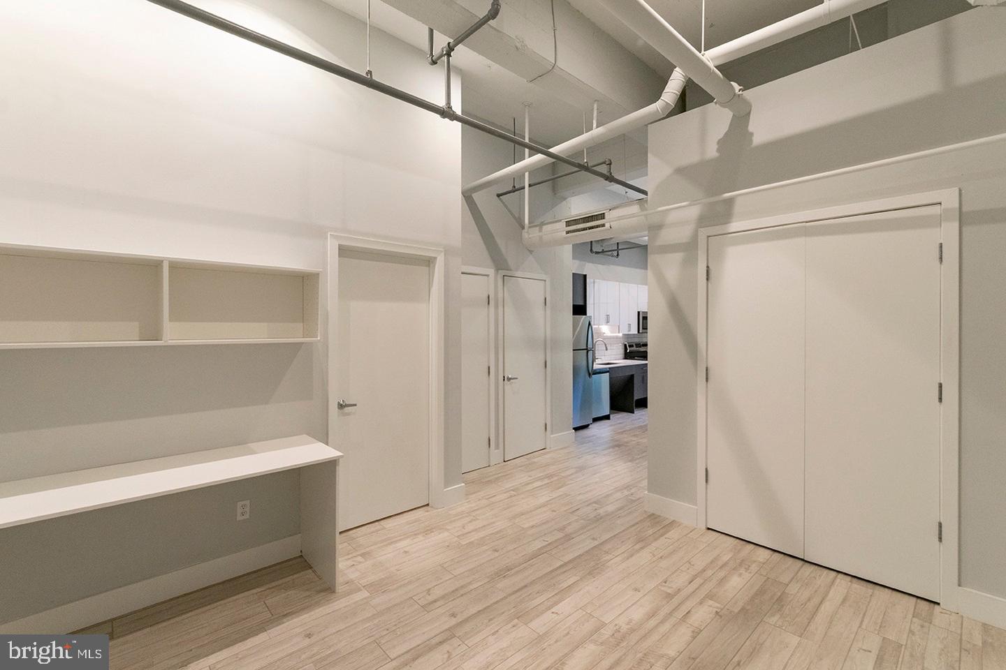 412-26 S 13th St #studio Property Photo 5