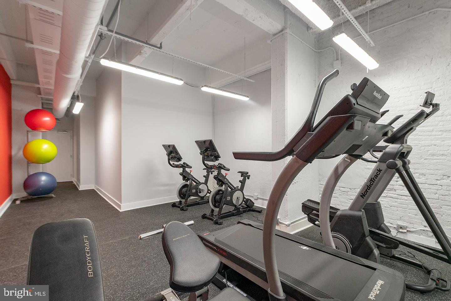 412-26 S 13th St #studio Property Photo 14