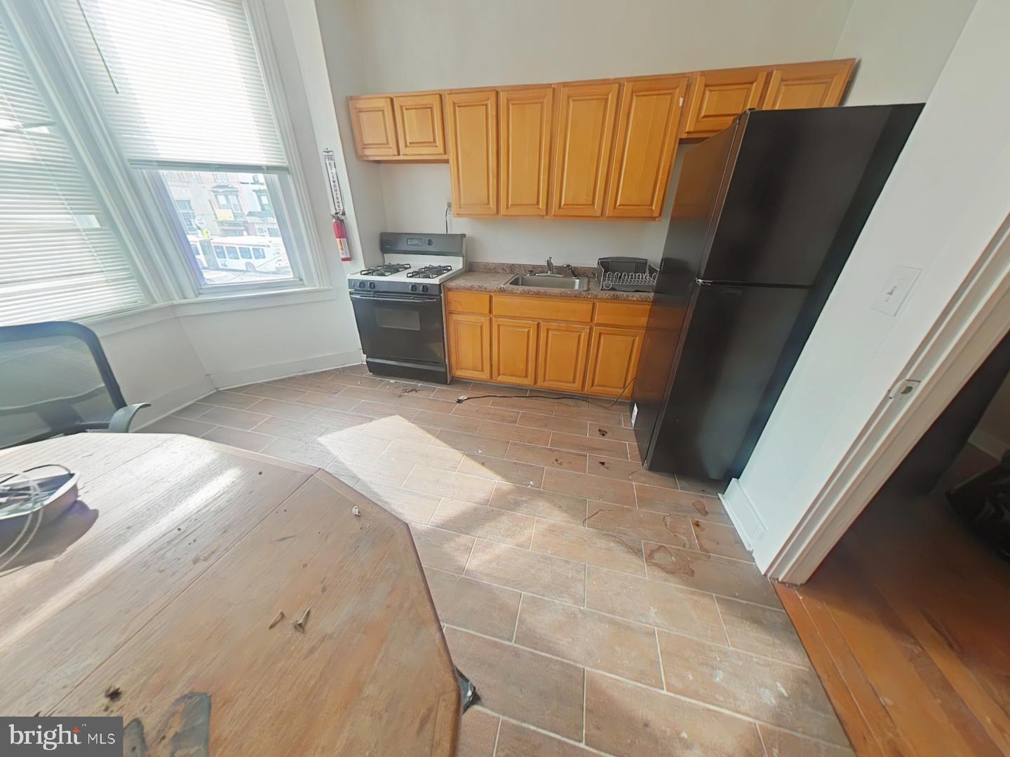 2215 W Lehigh Ave Property Photo 13