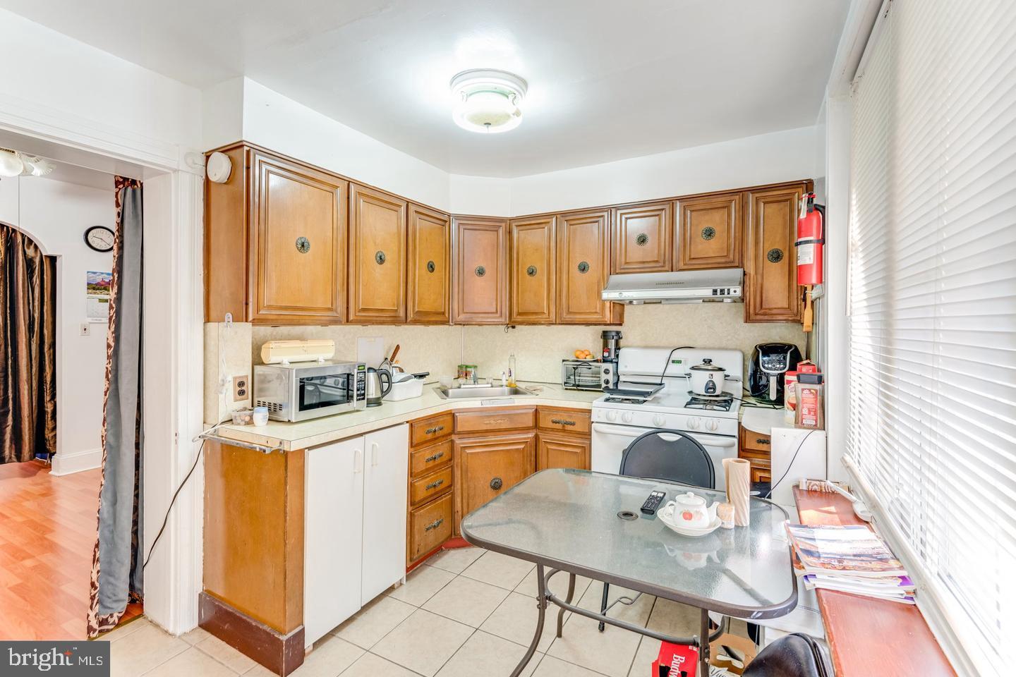 6021 Torresdale Ave Property Photo 11