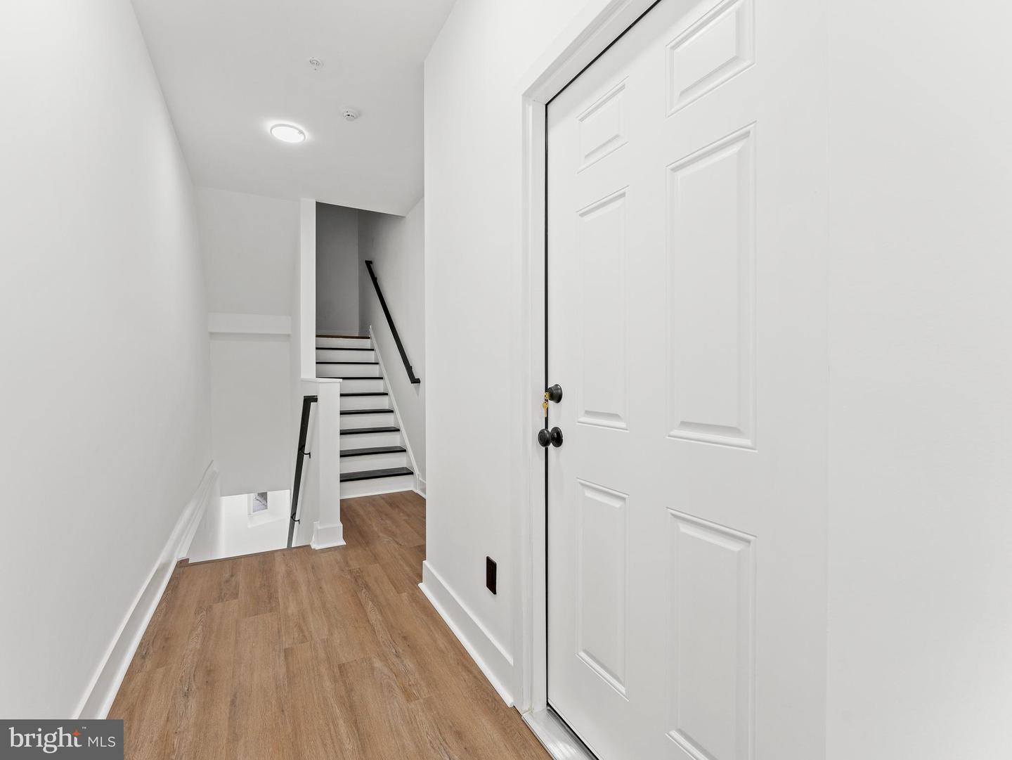 4927 Catharine St Property Photo 4