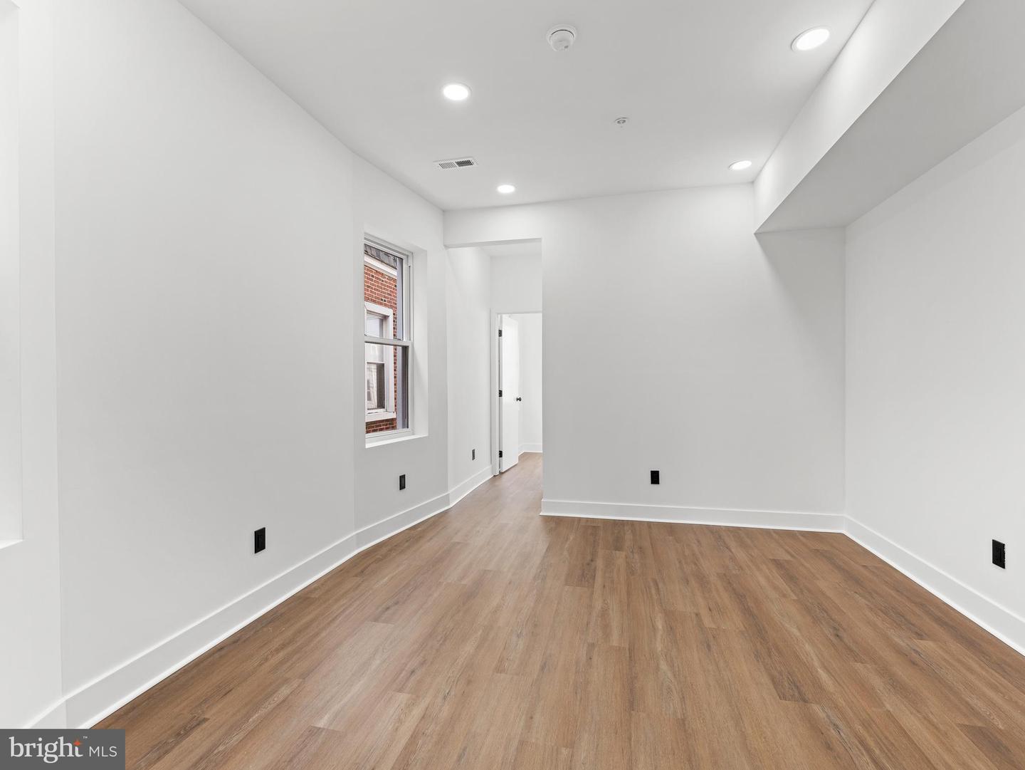 4927 Catharine St Property Photo 18