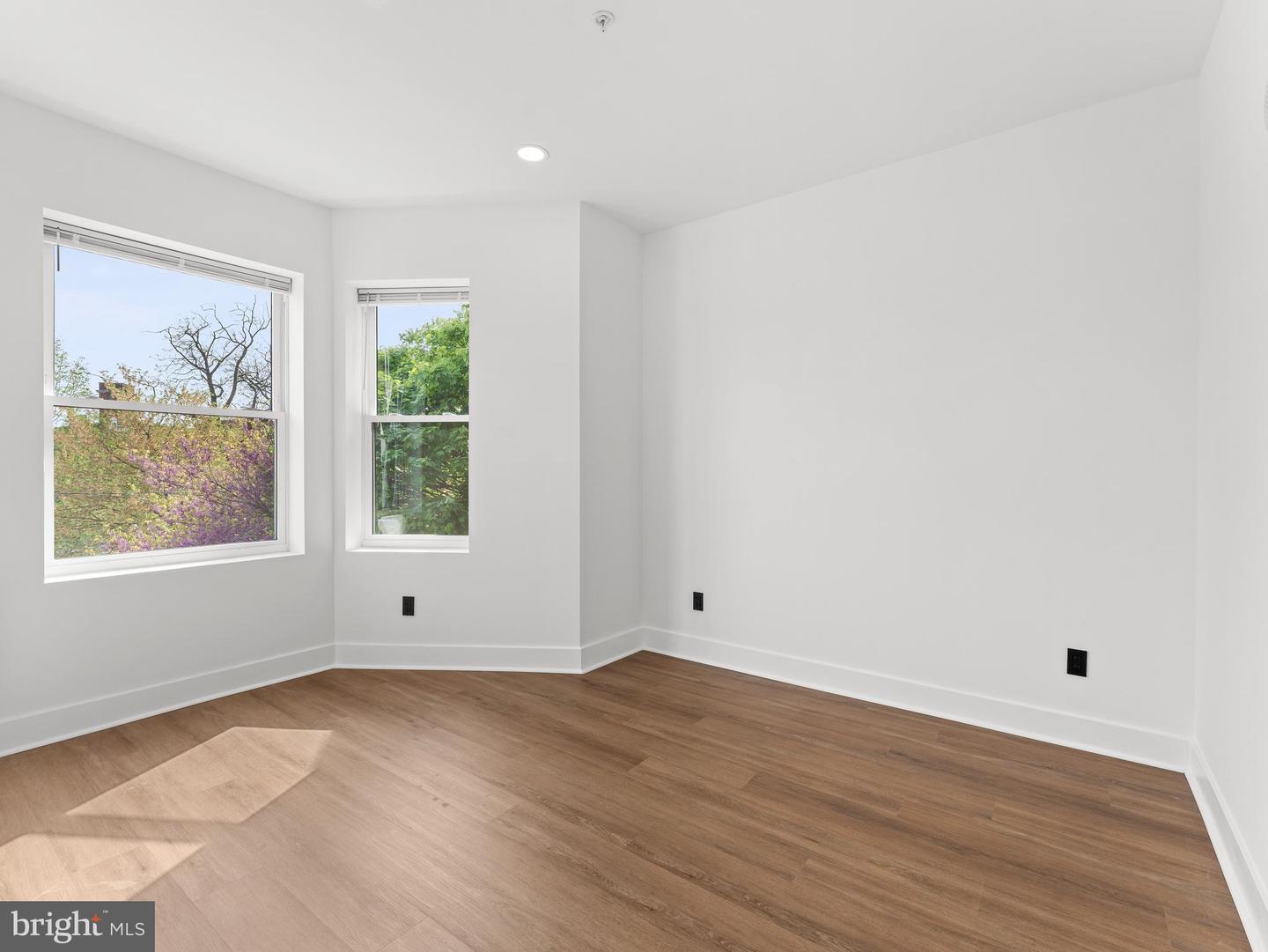 4927 Catharine St Property Photo 19