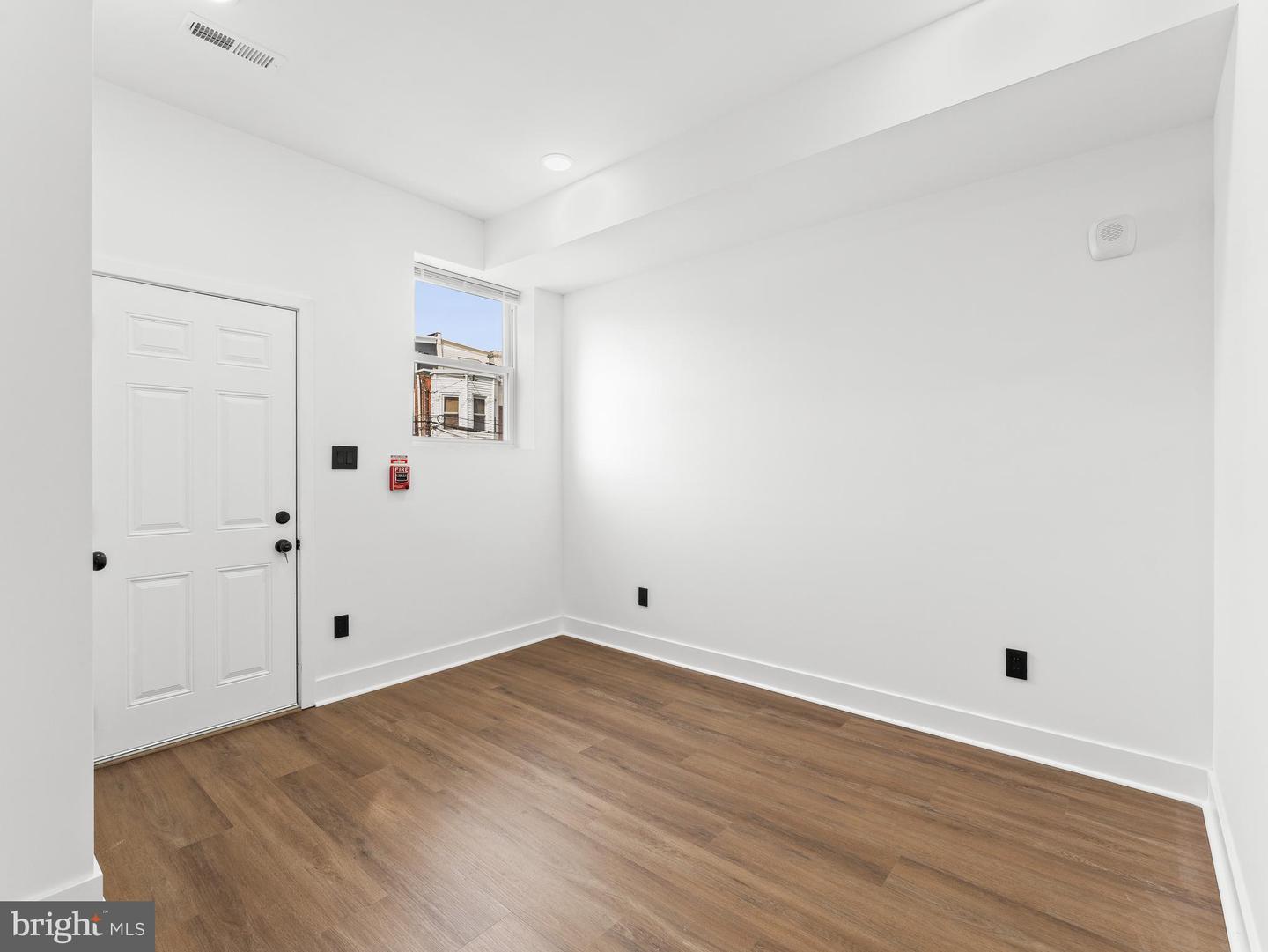 4927 Catharine St Property Photo 33
