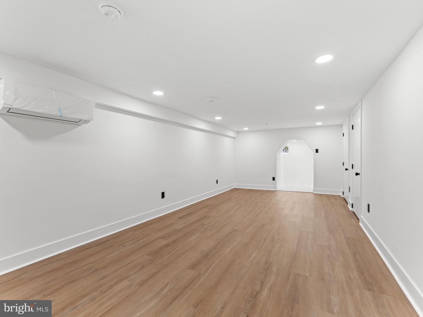 4927 Catharine St Property Photo 36