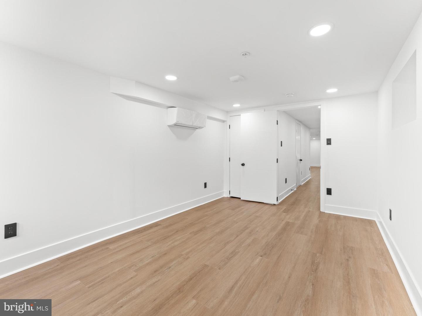 4927 Catharine St Property Photo 41