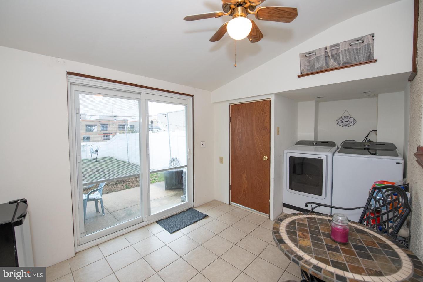 275 Lemonte St Property Photo 19