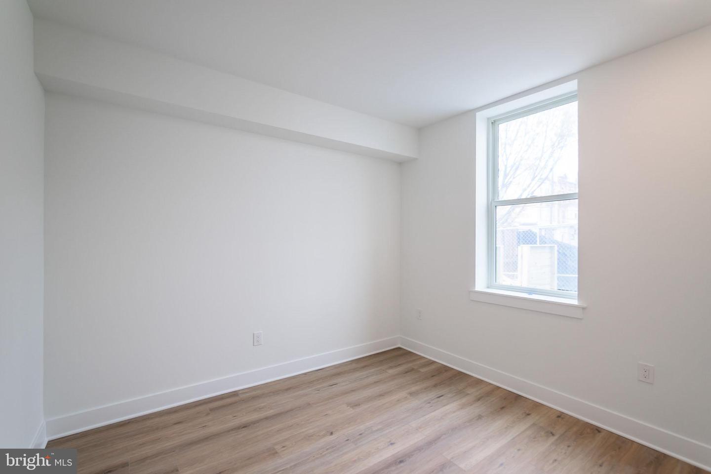 4324 Lancaster Ave #two Bed Property Photo 4