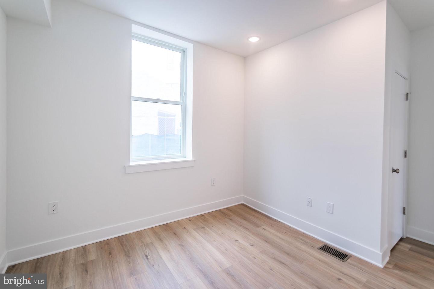 4324 Lancaster Ave #two Bed Property Photo 5
