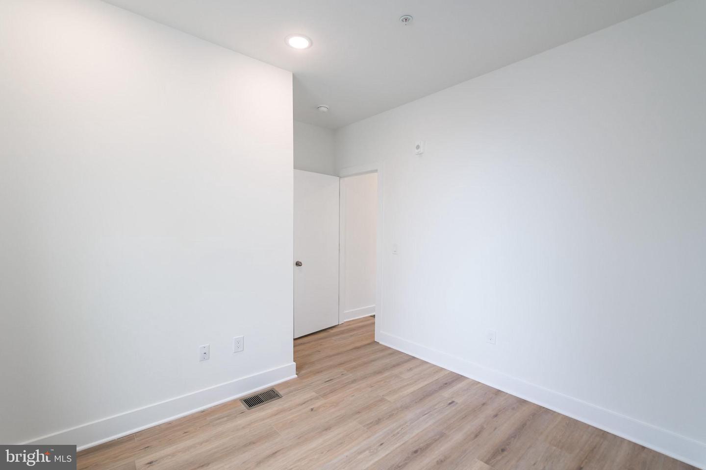4324 Lancaster Ave #two Bed Property Photo 6