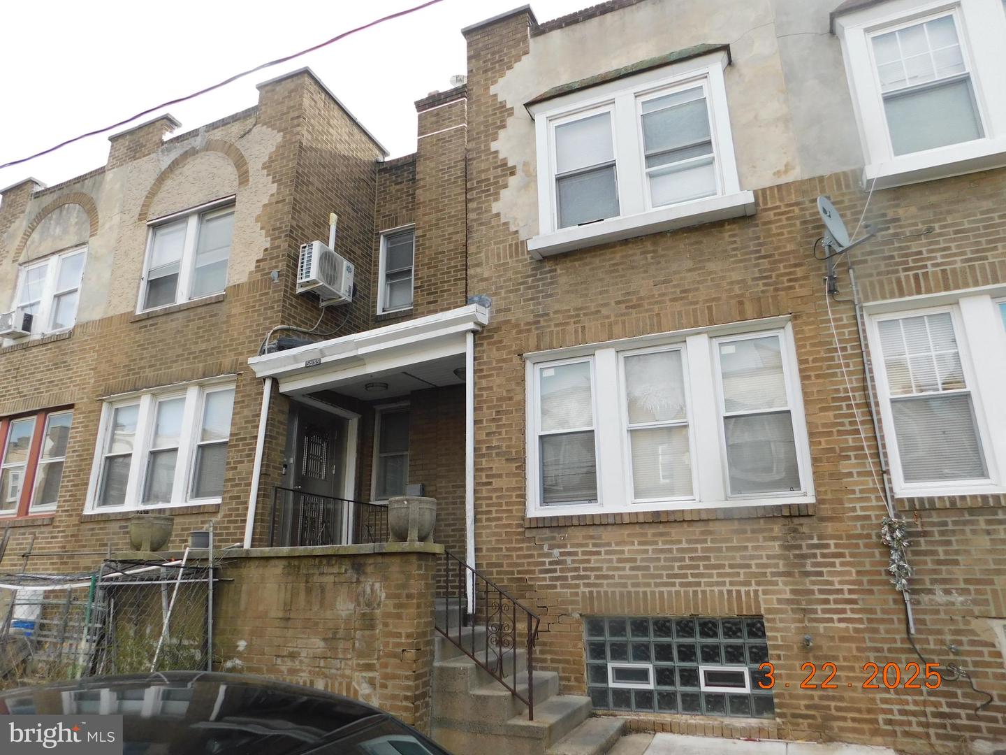 5931 N Lawrence St Property Photo