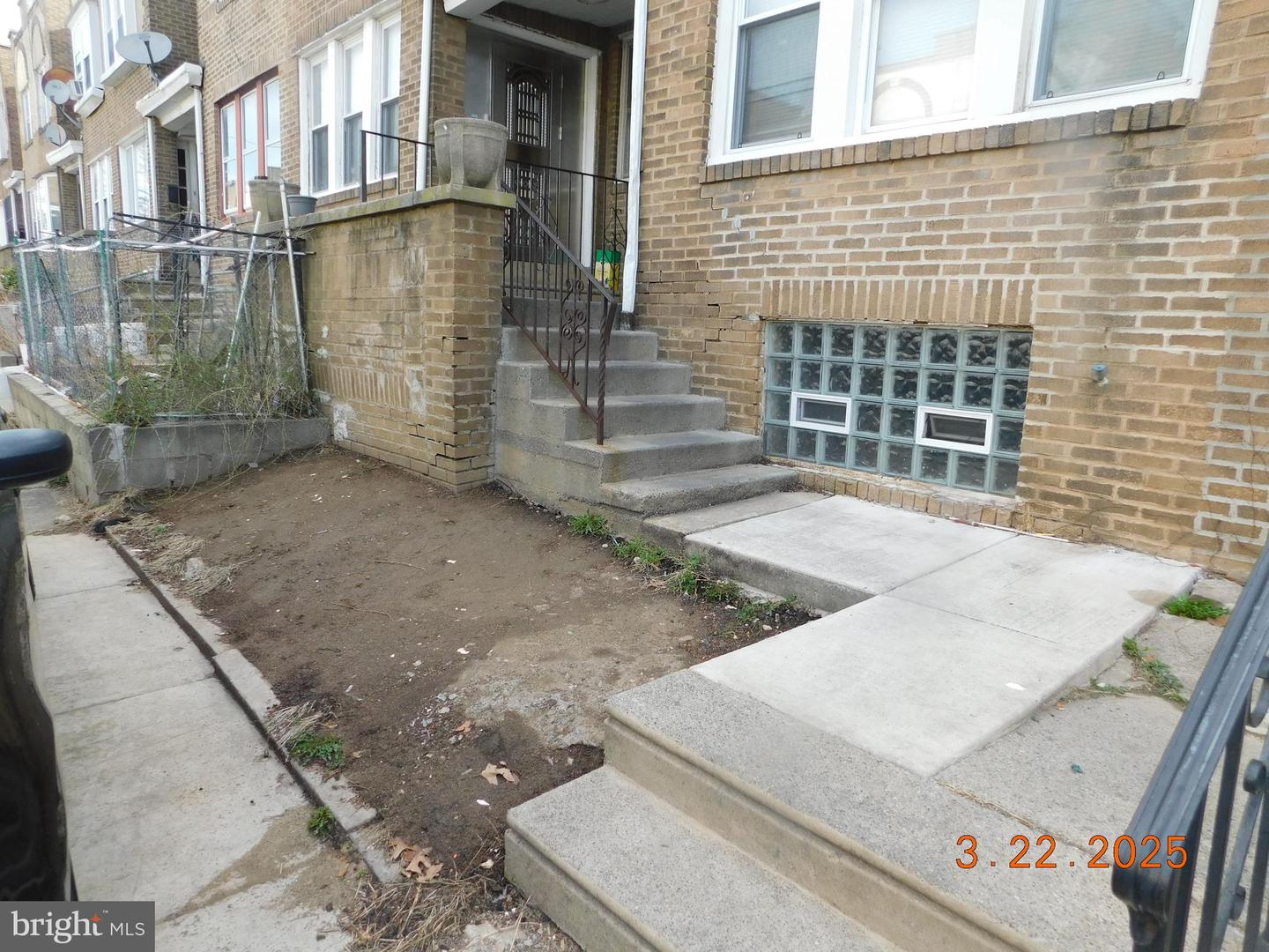 5931 N Lawrence St Property Photo 2