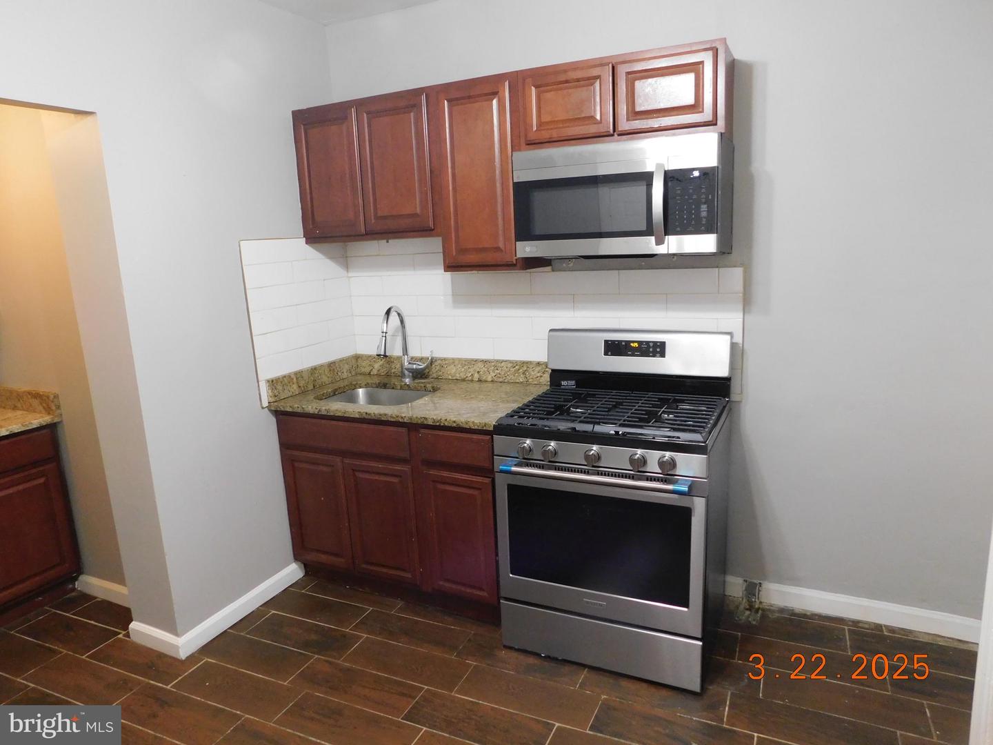 5931 N Lawrence St Property Photo 7