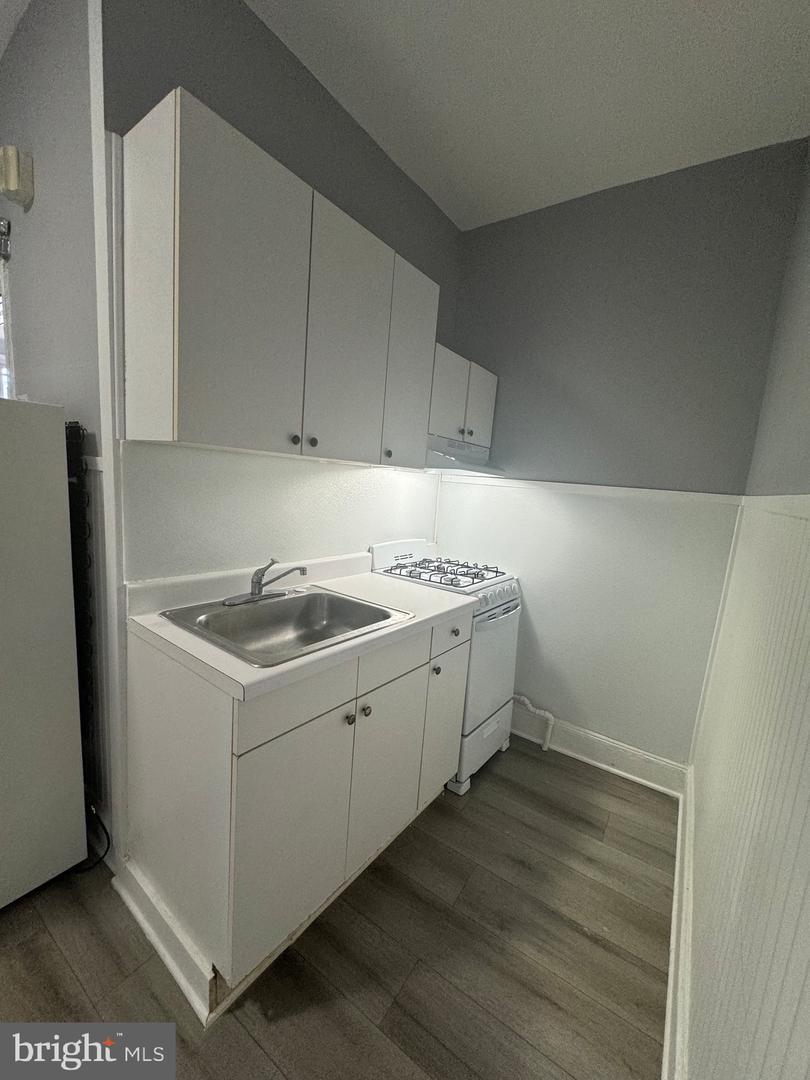 2311 Christian St Property Photo 5