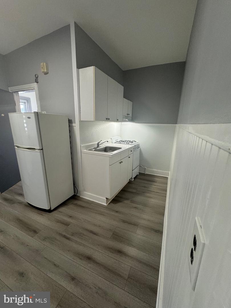 2311 Christian St Property Photo 6